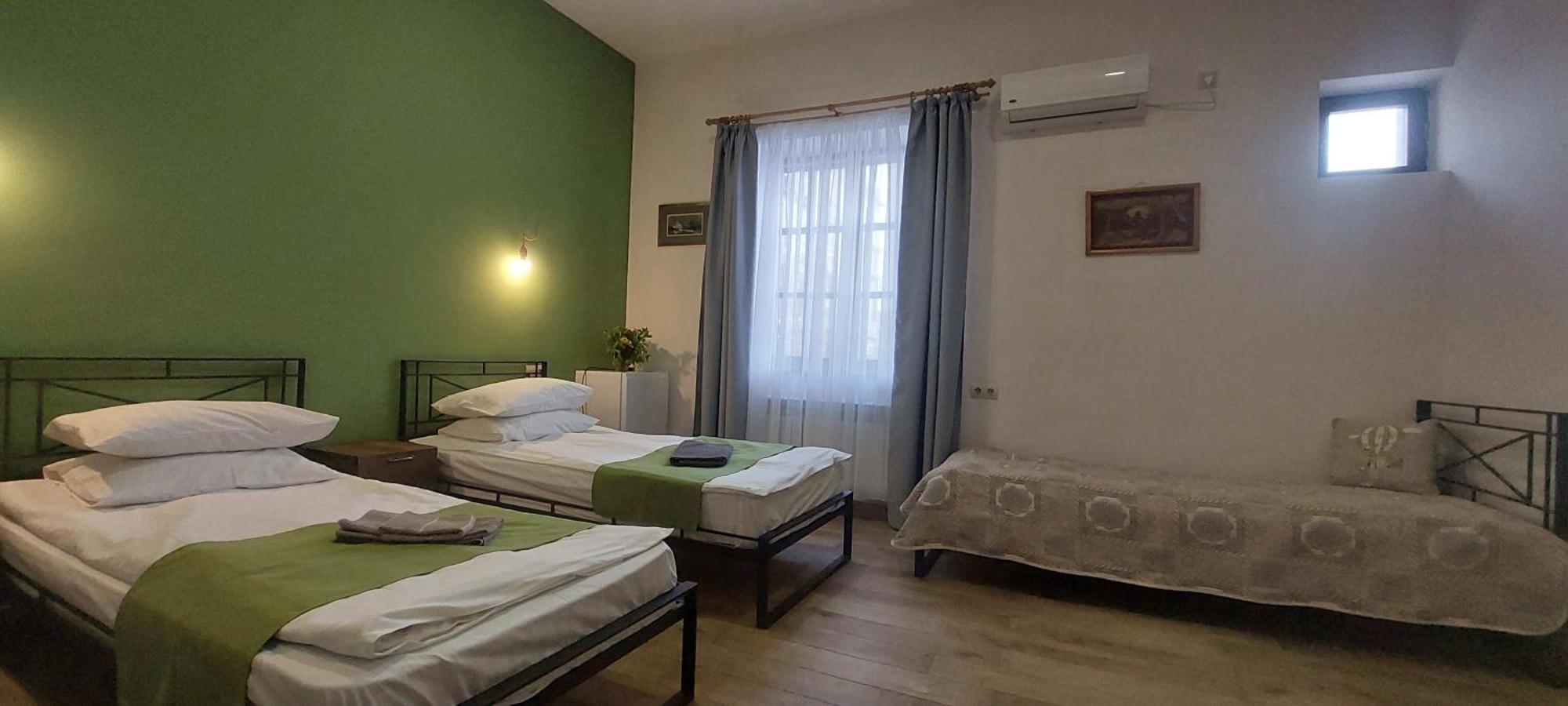 Blur Inn Gallery Yerevan Exterior photo